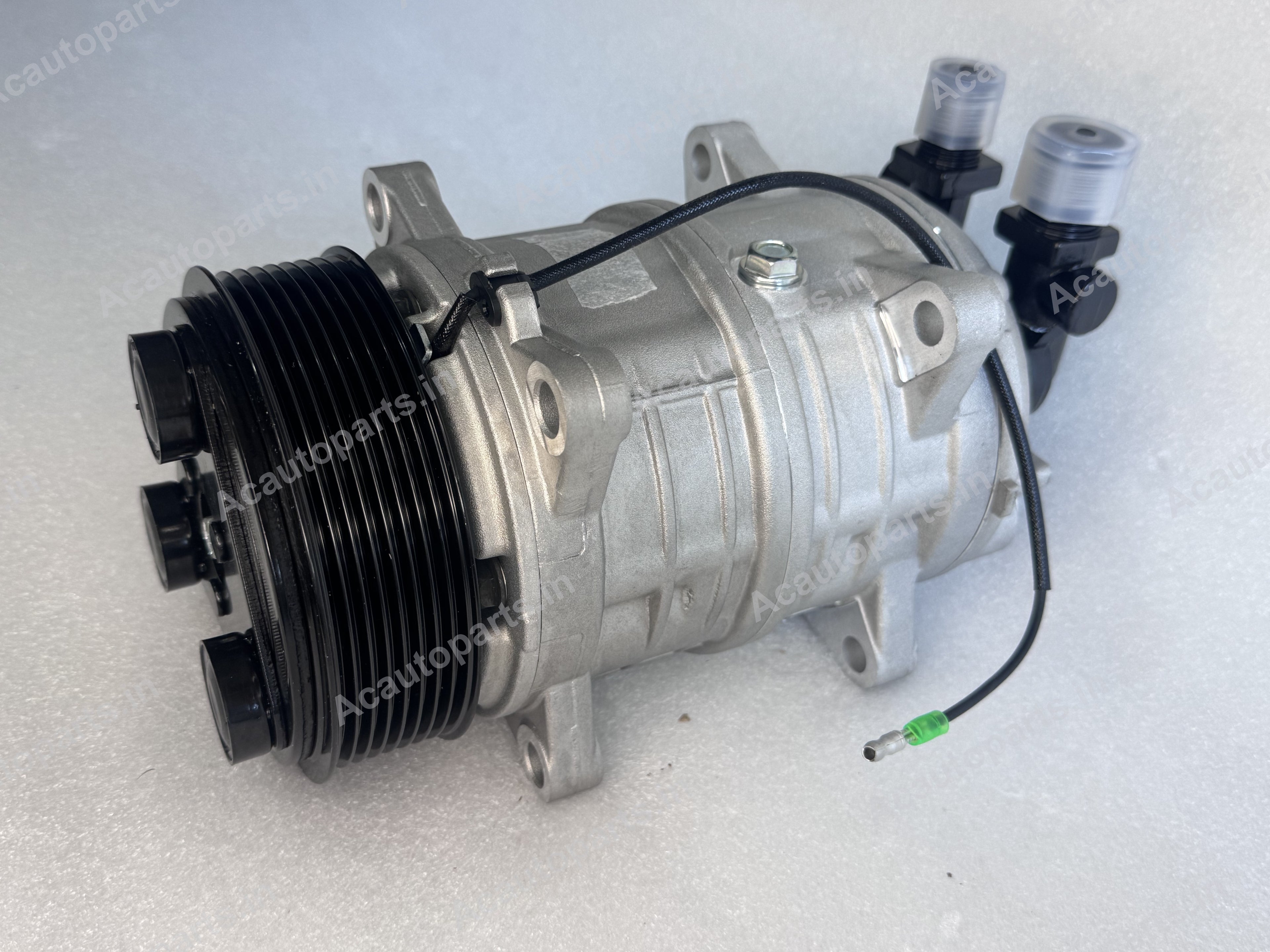 AC Compressor - TM16 8PK 12V (Bus/Truck)