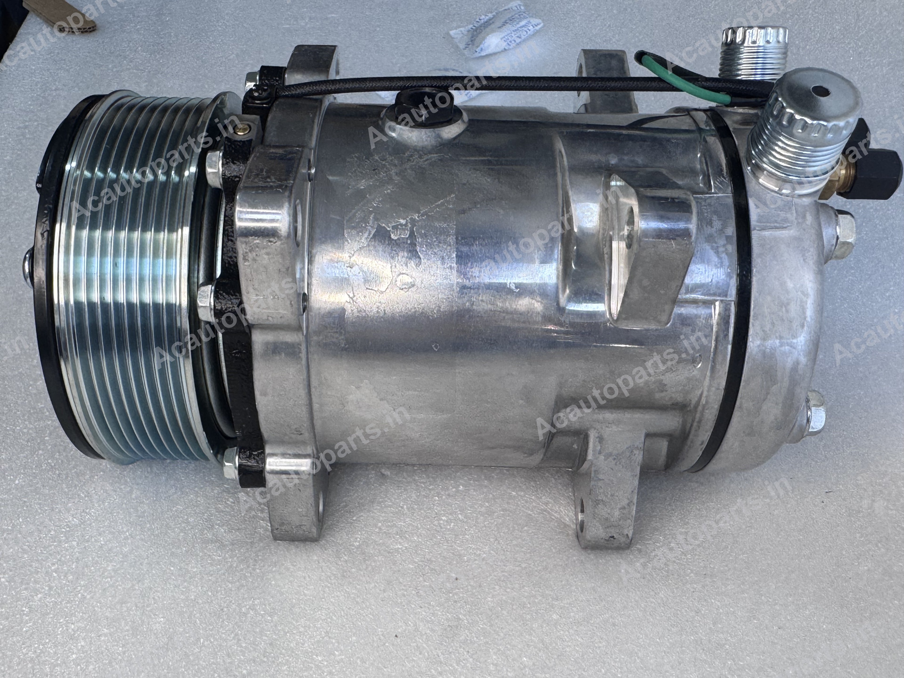 AC Compressor - Universal 510 8PK 24V