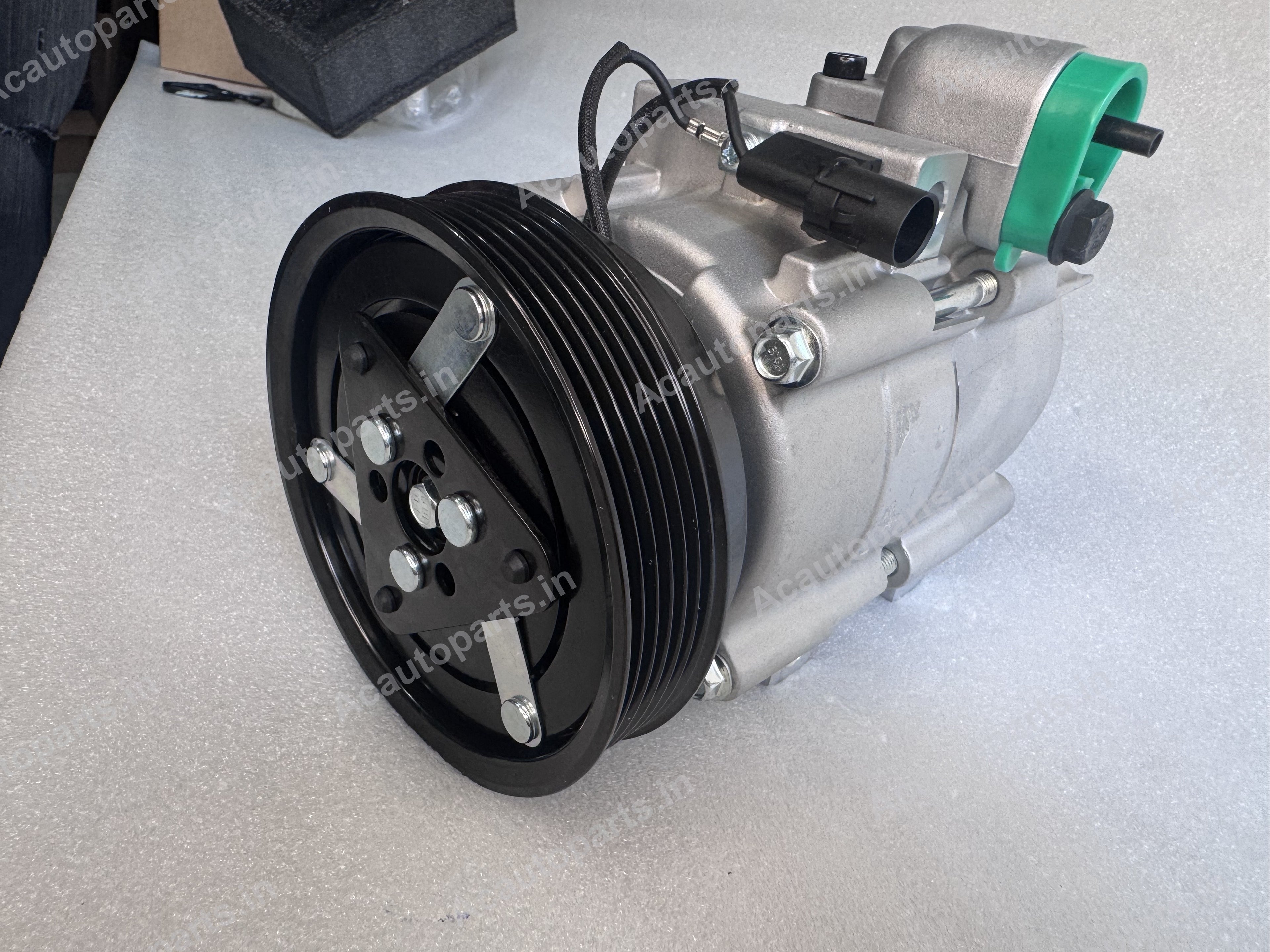 AC Compressor - Mahindra XUV500