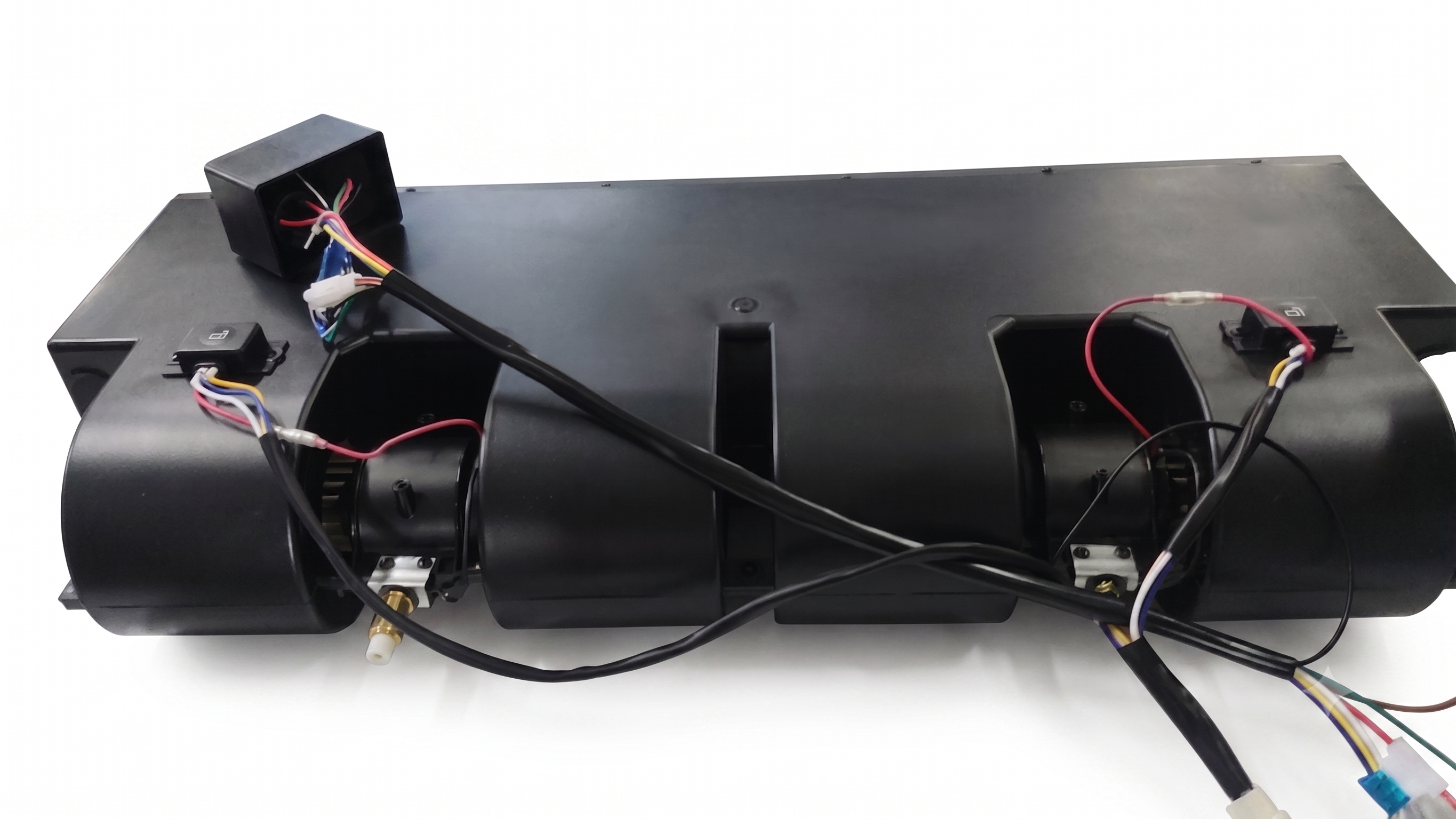 Microbus Universal Evaporator 12V (Heat and Cool)