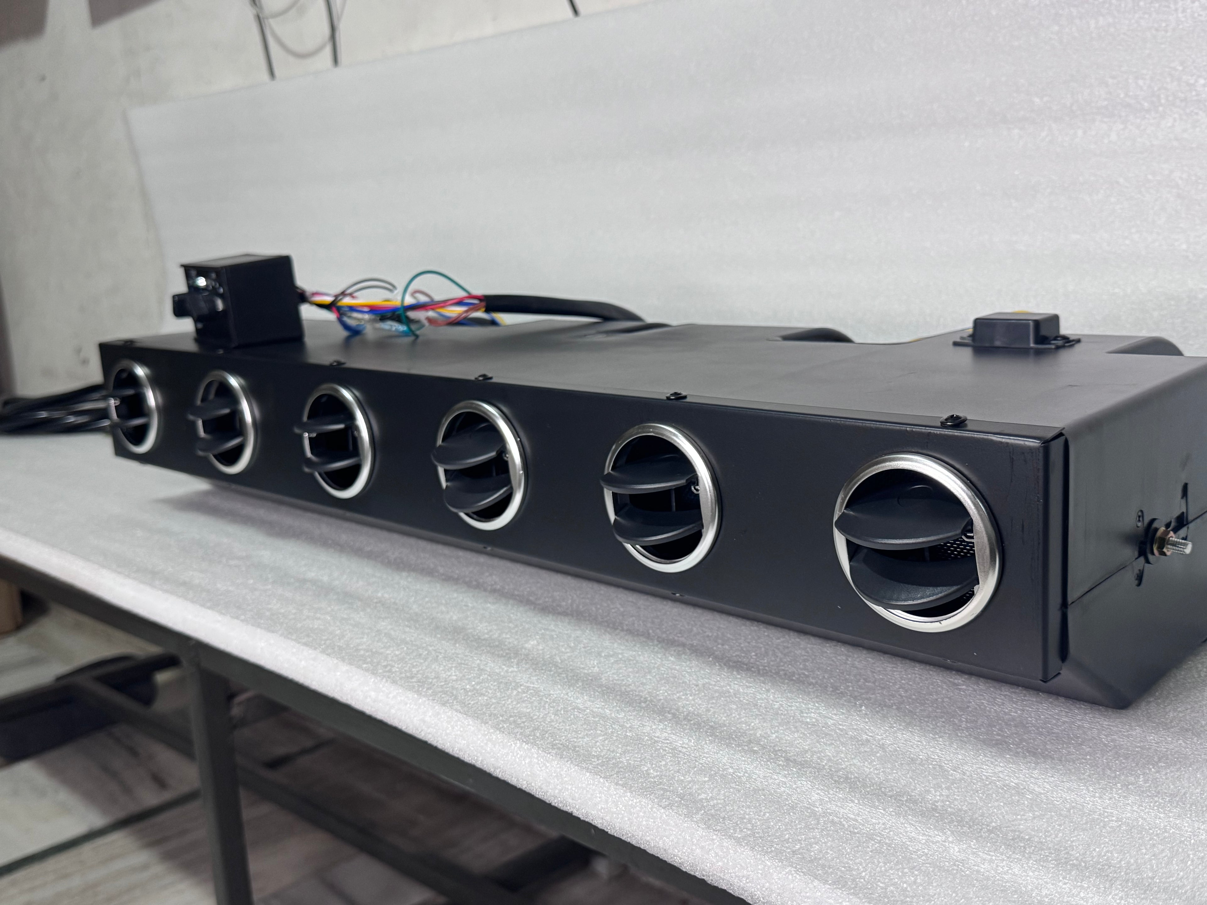 Microbus Universal Evaporator 12V (Heat and Cool)